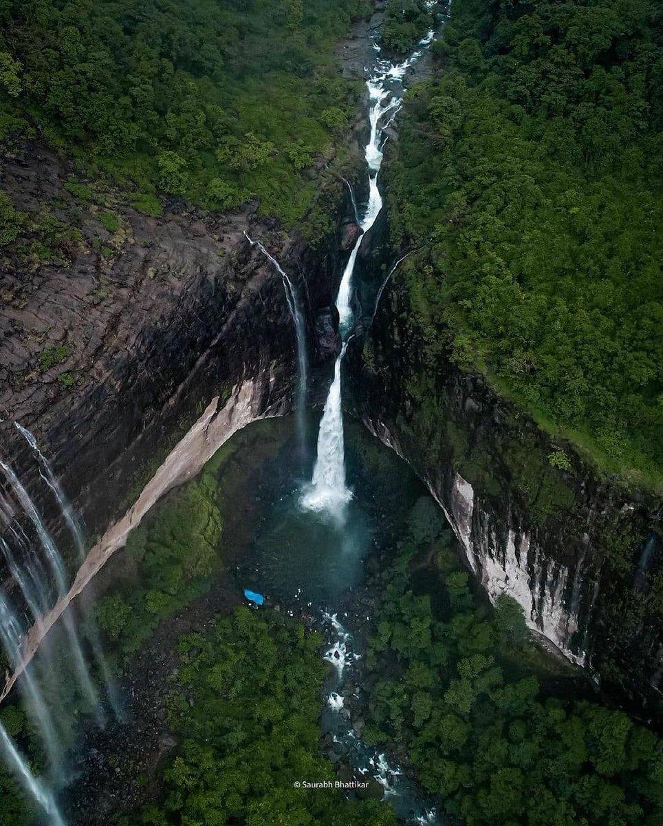 Devkund waterfall — photo 1