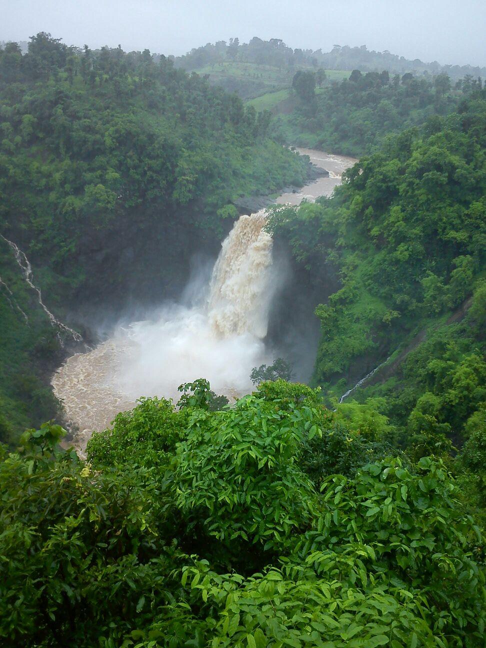 Dabhosa Waterfall — photo 1