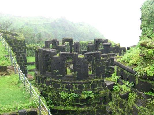 Madhe Ghat & Waterfall — photo 4